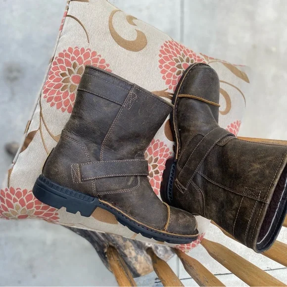 UGG Men's Dark Brown Leather Boots - Picture 6 of 9